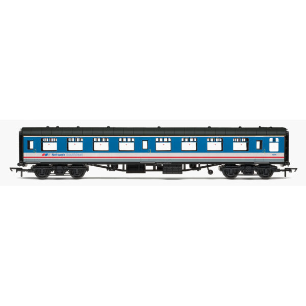 R40543 Hornby NSE - Mk1 - Trailer Standard Open Coach - 4914 R40543 Hornby NSE - Mk1 - Trailer Standard Open Coach - 4914