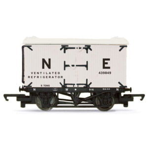 R60350 Hornby RailRoad Refrigerator Wagon R60350 Hornby RailRoad Refrigerator Wagon